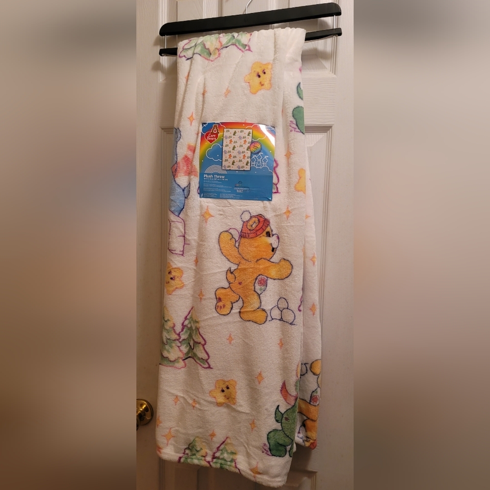 CARE BEARS WHITE CHRISTMAS THROW BURLINGTON  Viral Rare 50 X 70 Hard To Find